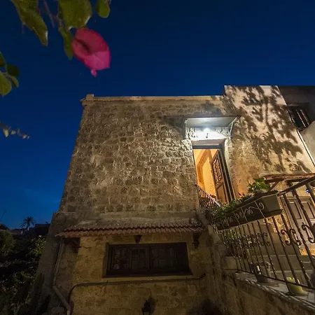 Finestra Medieval * Rhodes City