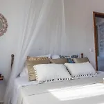 Finestra Medieval Apartment *