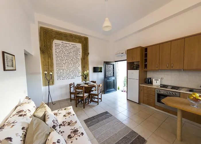 Finestra Medieval * Rhodes City